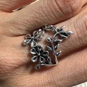 Boutique flower ring